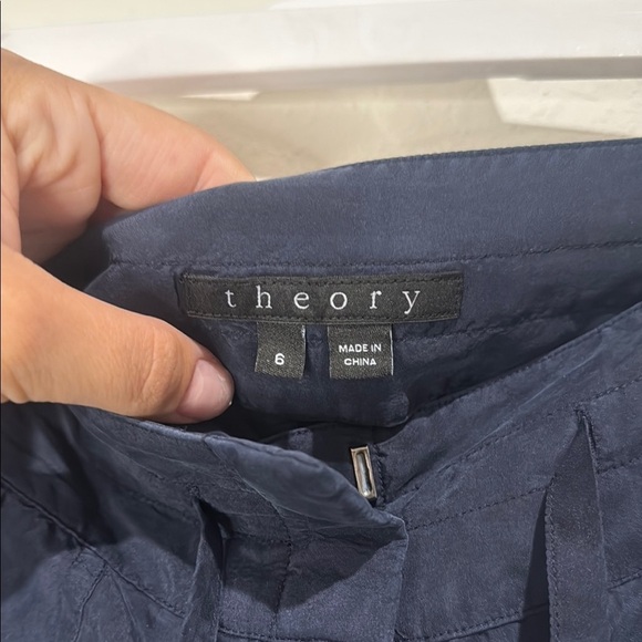 Theory 100% Silk Trousers with Relaxed Fit - Picture 3 of 5